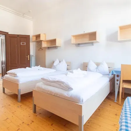 Elisabeth بيت ريفي *